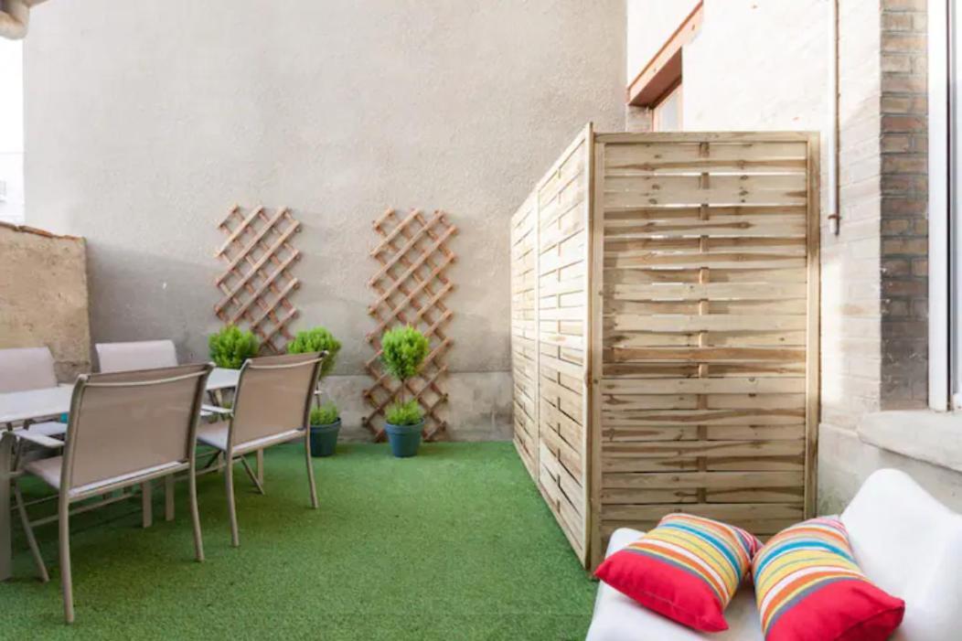 Suite Des Lilas - Terrasse Privee Реймс Екстериор снимка